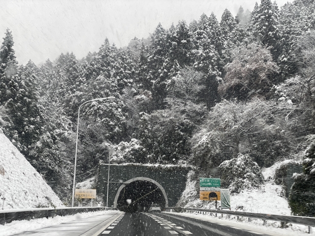 冬の高速道路の安全・安心について